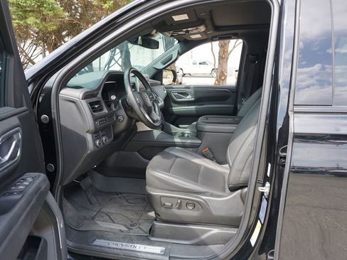 Used 2024 Chevrolet Tahoe Z71 w/ Luxury Package image 2