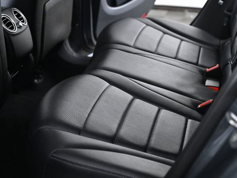 Used 2018 Mercedes-Benz GLC 300 4MATIC image 29