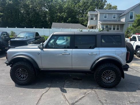 Used 2023 Ford Bronco Outer Banks AWD/4WD image 3