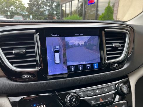 Used 2017 Chrysler Pacifica Touring-L Plus w/ Advanced Safetytec Group image 35