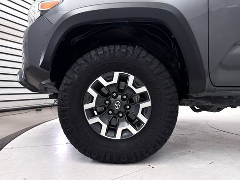 Used 2021 Toyota Tacoma TRD Off-Road w/ Blackout Package (TMS) AWD/4WD image 12