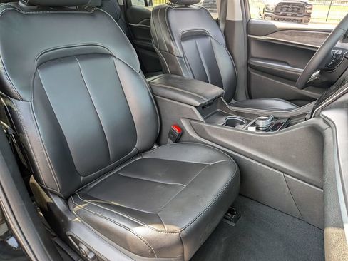 Used 2024 Jeep Grand Cherokee L Limited AWD/4WD image 30