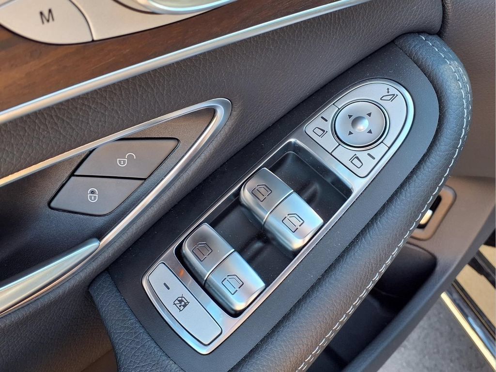 Used 2019 Mercedes-Benz C 300 4MATIC Sedan image 14