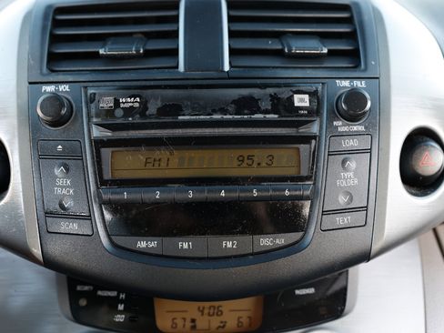 Used 2008 Toyota RAV4 Limited image 32