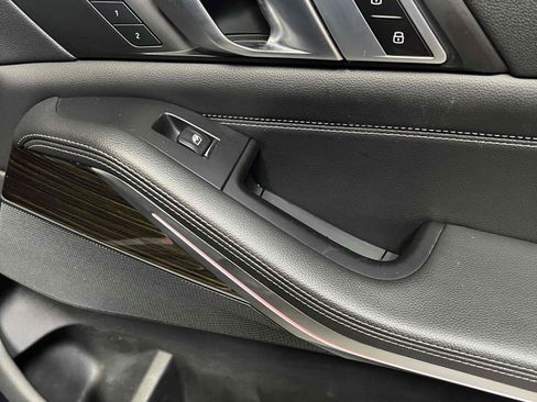 Used 2020 BMW X5 sDrive40i w/ Premium Package RWD image 19