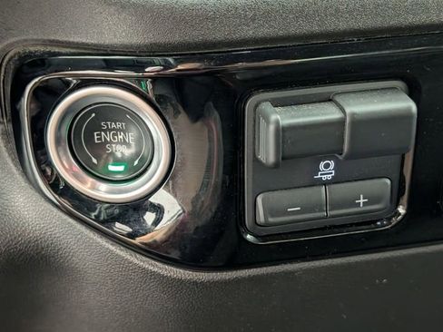 Certified 2025 Chevrolet Silverado 2500 LT AWD/4WD image 23