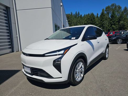 New 2027 Chevrolet Bolt LT w/ Comfort Package FWD image 3
