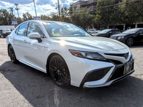 Used 2022 Toyota Camry XSE image 6