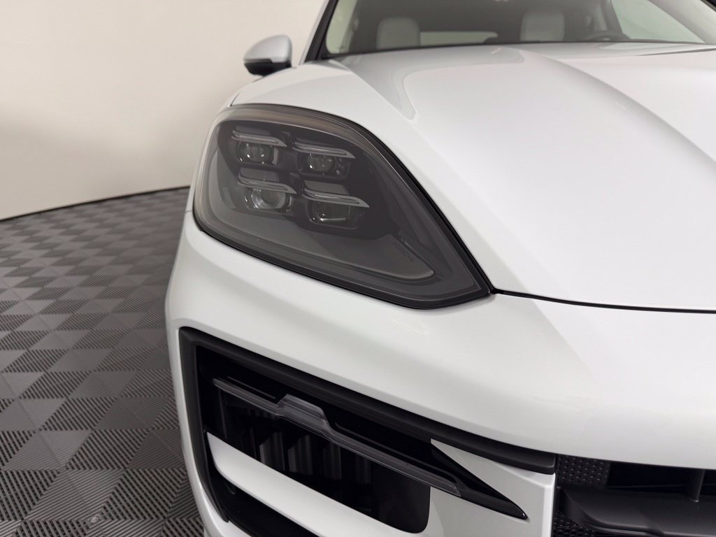 Used 2026 Porsche Cayenne Coupe AWD/4WD image 10