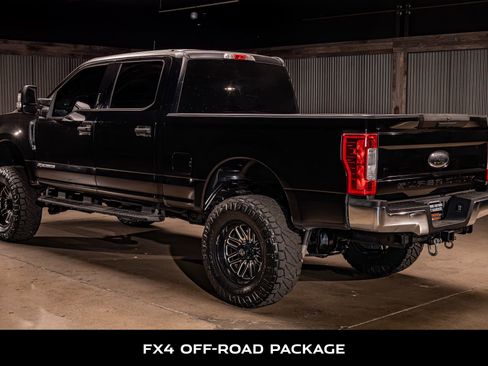 Used 2019 Ford F250 XLT w/ FX4 Off-Road Package image 6