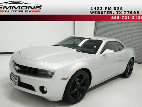 Used 2011 Chevrolet Camaro LT RWD image 1