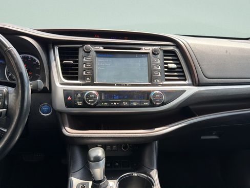 Used 2017 Toyota Highlander Limited Platinum w/ Carpet Mat Package AWD/4WD image 14