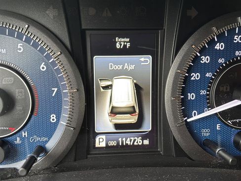 Used 2015 Toyota Sienna XLE w/ XLE Navigation Package image 2