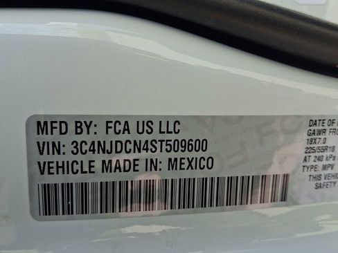 Used 2025 Jeep Compass Limited AWD/4WD image 19