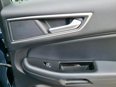 Used 2019 Ford Edge SEL w/ Equipment Group 201A image 17