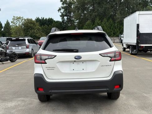 Used 2025 Subaru Outback Premium AWD/4WD image 6