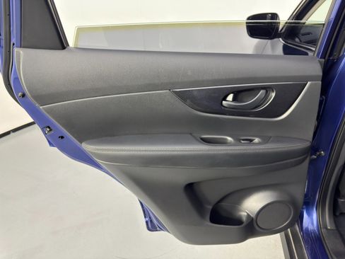 Used 2019 Nissan Rogue S image 36