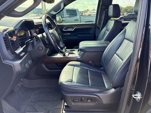 Used 2023 Chevrolet Silverado 1500 High Country w/ Technology Package AWD/4WD image 10