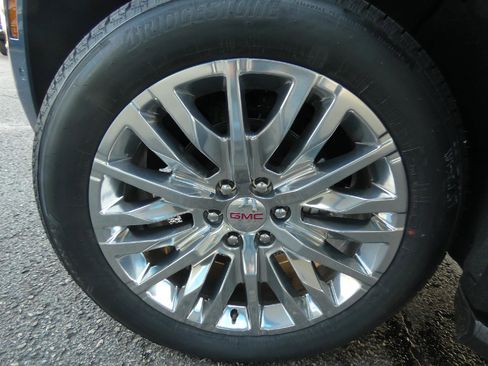 New 2026 GMC Yukon XL Elevation image 8