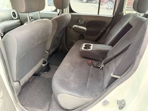 Used 2010 Nissan Cube 1.8 S w/ Interior Designer Pkg FWD image 6