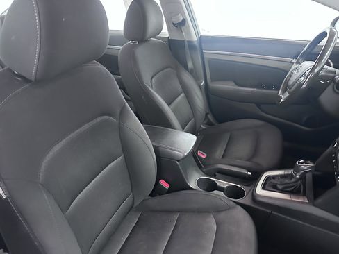 Used 2017 Hyundai Elantra Value Edition image 31
