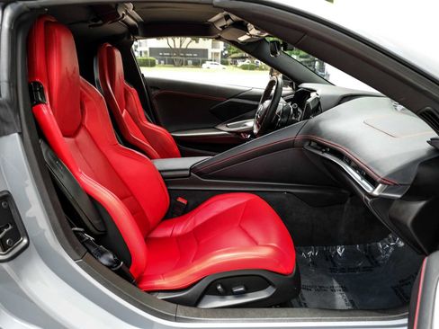 Used 2025 Chevrolet Corvette Z06 RWD image 31