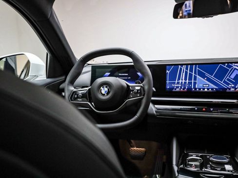 Used 2025 BMW 530i image 16