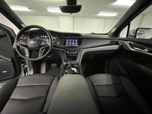 Used 2025 Cadillac XT5 Premium Luxury w/ Technology Package AWD/4WD image 17