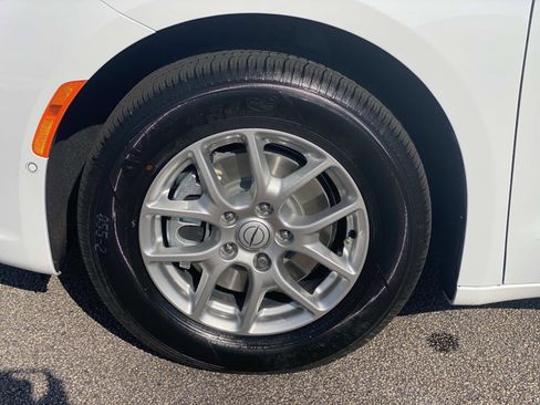 New 2026 Chrysler Pacifica Select image 7