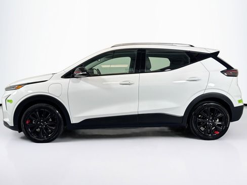 Used 2023 Chevrolet Bolt EUV LT w/ Convenience Package image 8