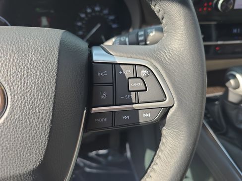 Used 2021 Toyota Sienna XLE image 20