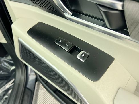Certified 2024 Kia Telluride EX w/ EX Captain's Chair Package FWD image 32
