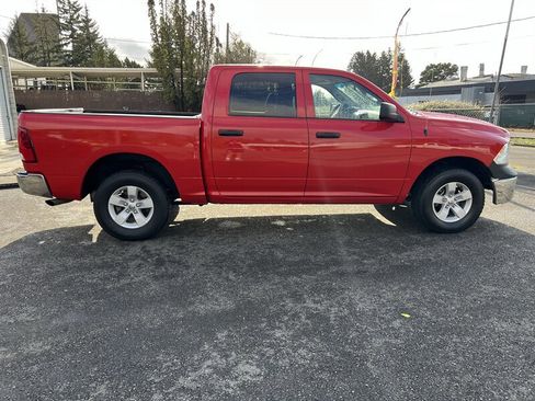 Used 2017 RAM 1500 ST w/ SXT Appearance Group image 6