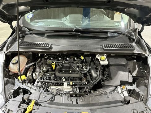 Used 2019 Ford Escape SE image 17