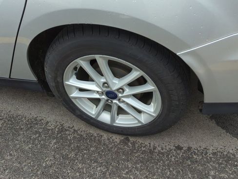 Used 2016 Ford Focus SE FWD image 5