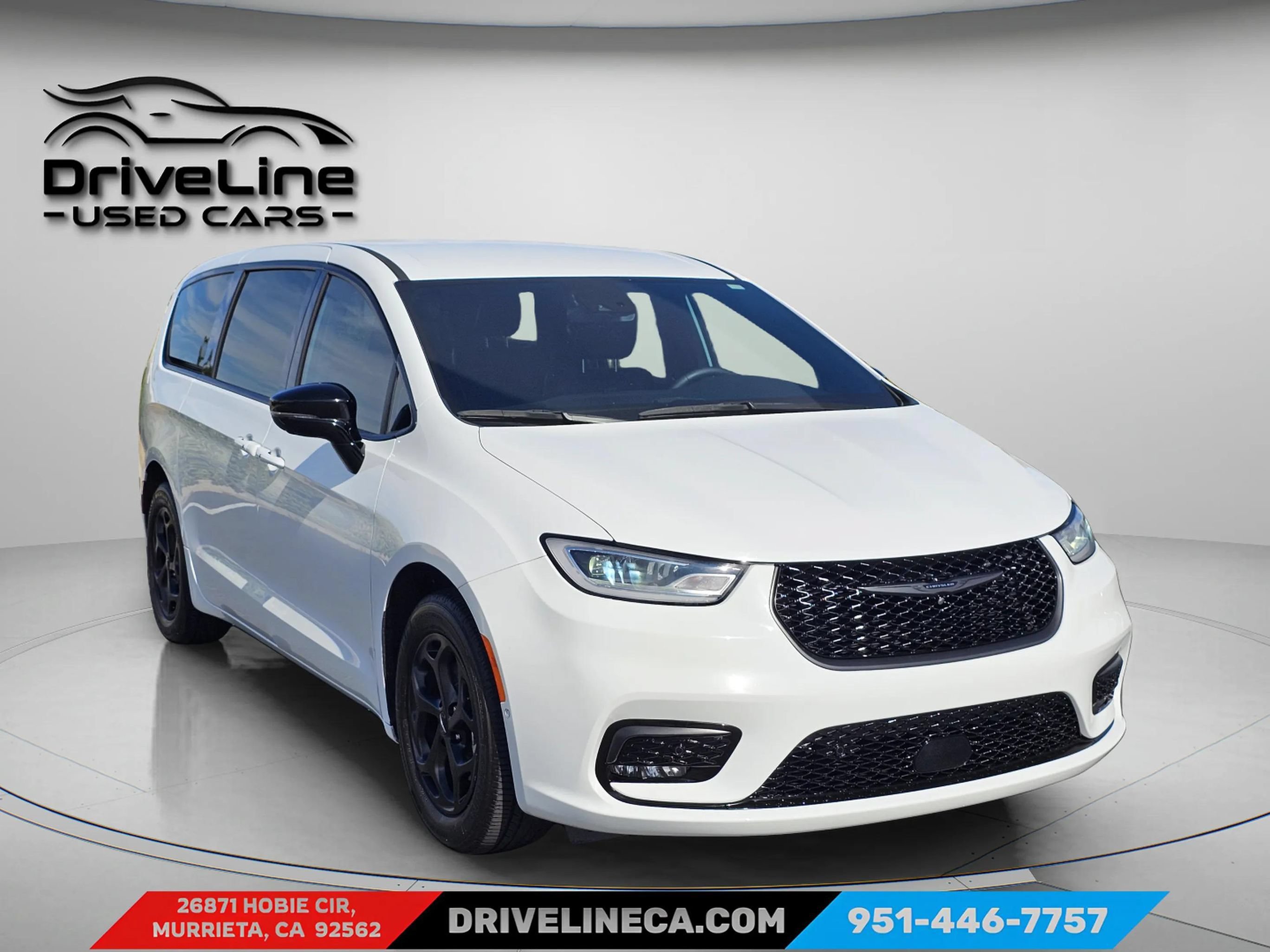 Used 2024 Chrysler Pacifica Limited FWD image 8