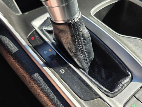 Used 2018 Honda Accord Sport image 32