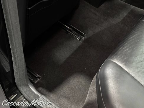 Used 2014 Mercedes-Benz C 300 4MATIC Sedan image 23