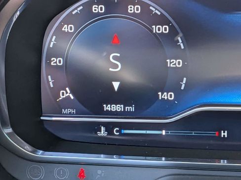 Used 2024 Chevrolet Suburban Premier w/ Premium Package AWD/4WD image 19