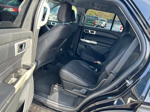 Certified 2021 Ford Explorer XLT image 15