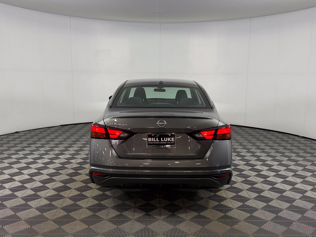 Used 2025 Nissan Altima 2.5 SV FWD image 21