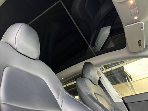 Used 2020 Tesla Model Y Performance image 16