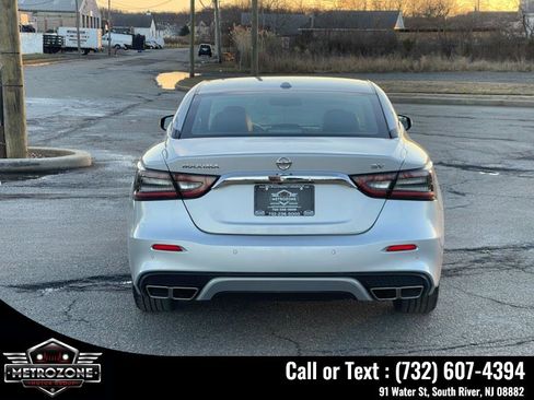 Used 2020 Nissan Maxima 3.5 SV w/ Floor Mat Group FWD image 12