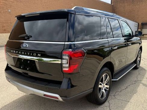Used 2023 Ford Expedition Limited RWD image 3