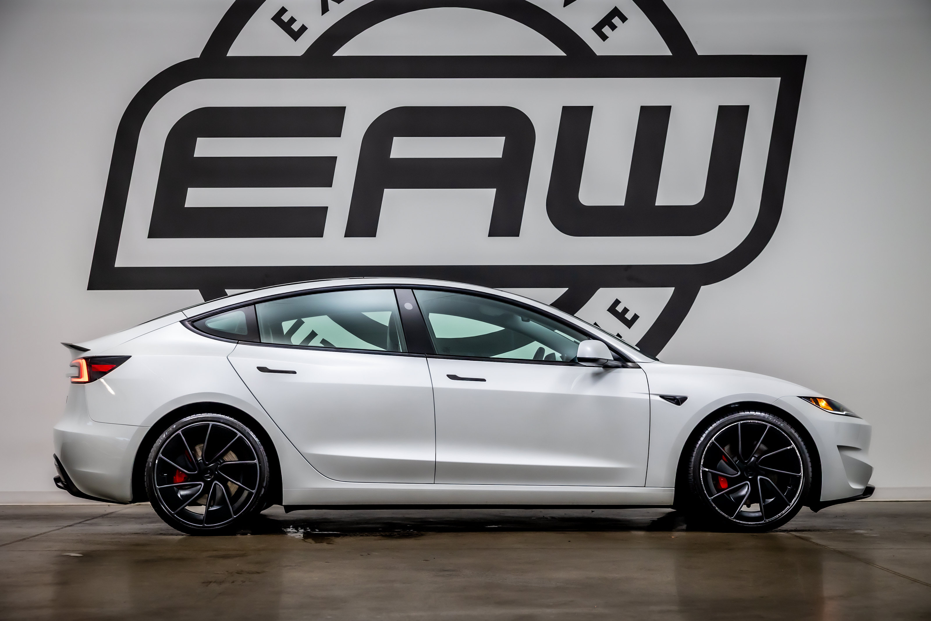 Used 2025 Tesla Model 3 Performance AWD/4WD image 9