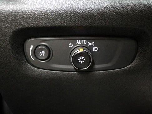 Used 2023 Chevrolet Traverse LT FWD image 22