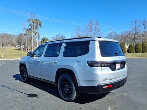 New 2026 Jeep Grand Wagoneer Limited AWD/4WD image 3