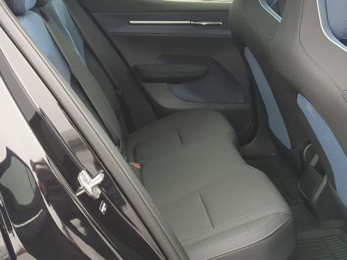 Used 2025 Volvo EX30 Plus w/ Protection Package Premier image 19