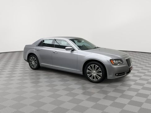 Used 2013 Chrysler 300 S image 37