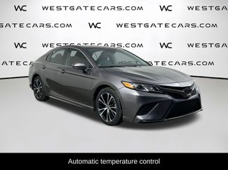 Used 2020 Toyota Camry SE video 2